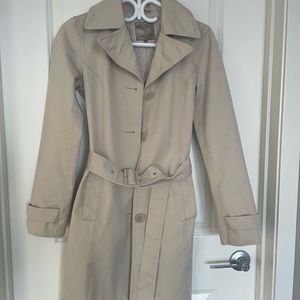 Women’s SmartSet trench coat XS. Classic style. 100% cotton exterior. Lined